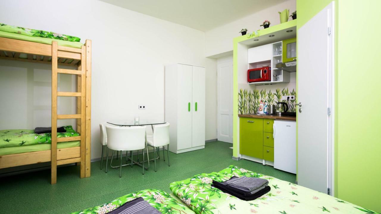 Apartment Four Year Seasons - Walkable To Centre, Metro And Riverside Prague Luaran gambar